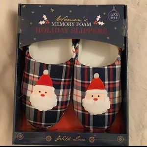 Women’s memory foam holiday winter slippers L/XL 9-11 features Santa